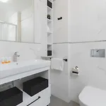Kasprowicza By Renters *